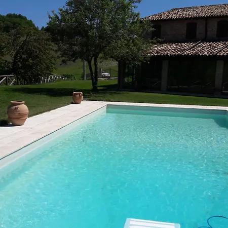 Loriana - E Piscina Esclusive
