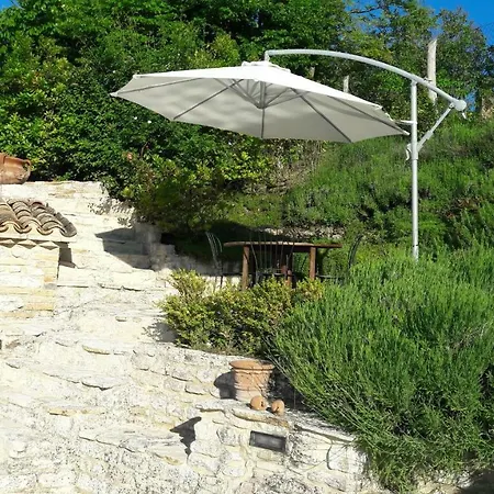 Loriana - E Piscina Esclusive Genga (Ancona)
